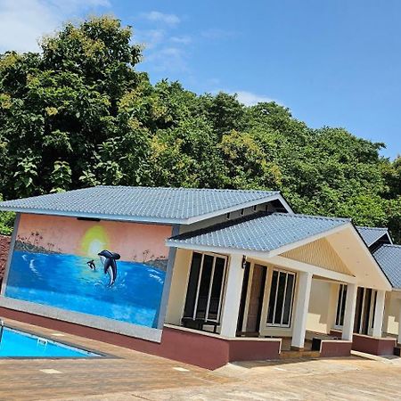 Nisarg Resort Guhāgar 外观 照片