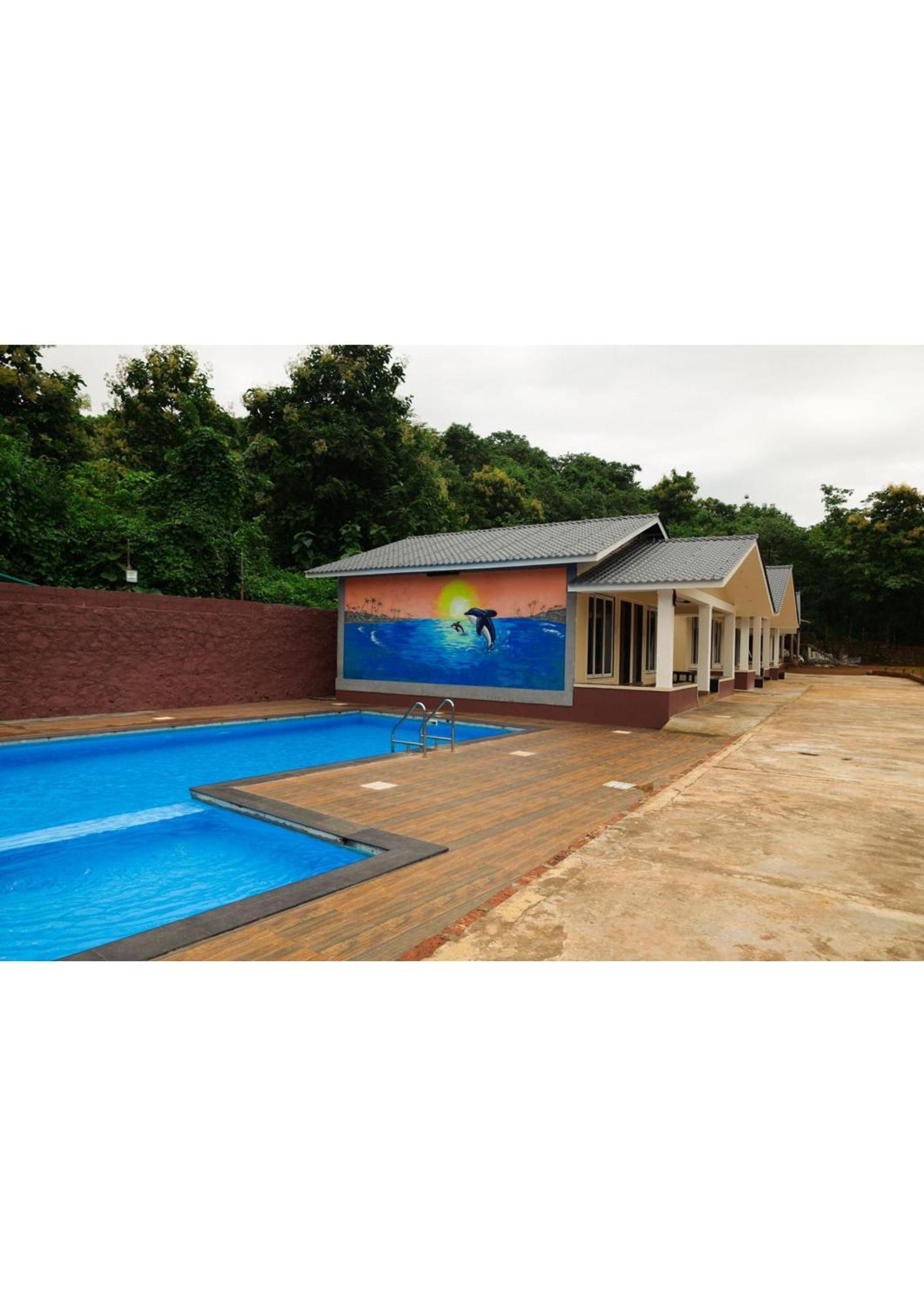 Nisarg Resort Guhāgar 外观 照片