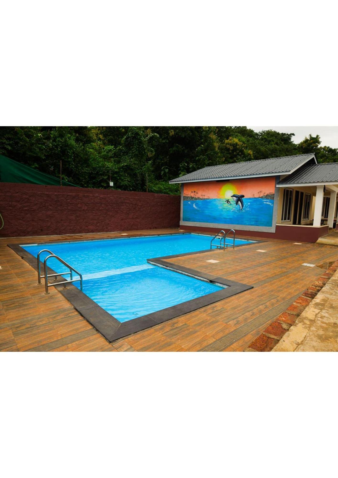 Nisarg Resort Guhāgar 外观 照片