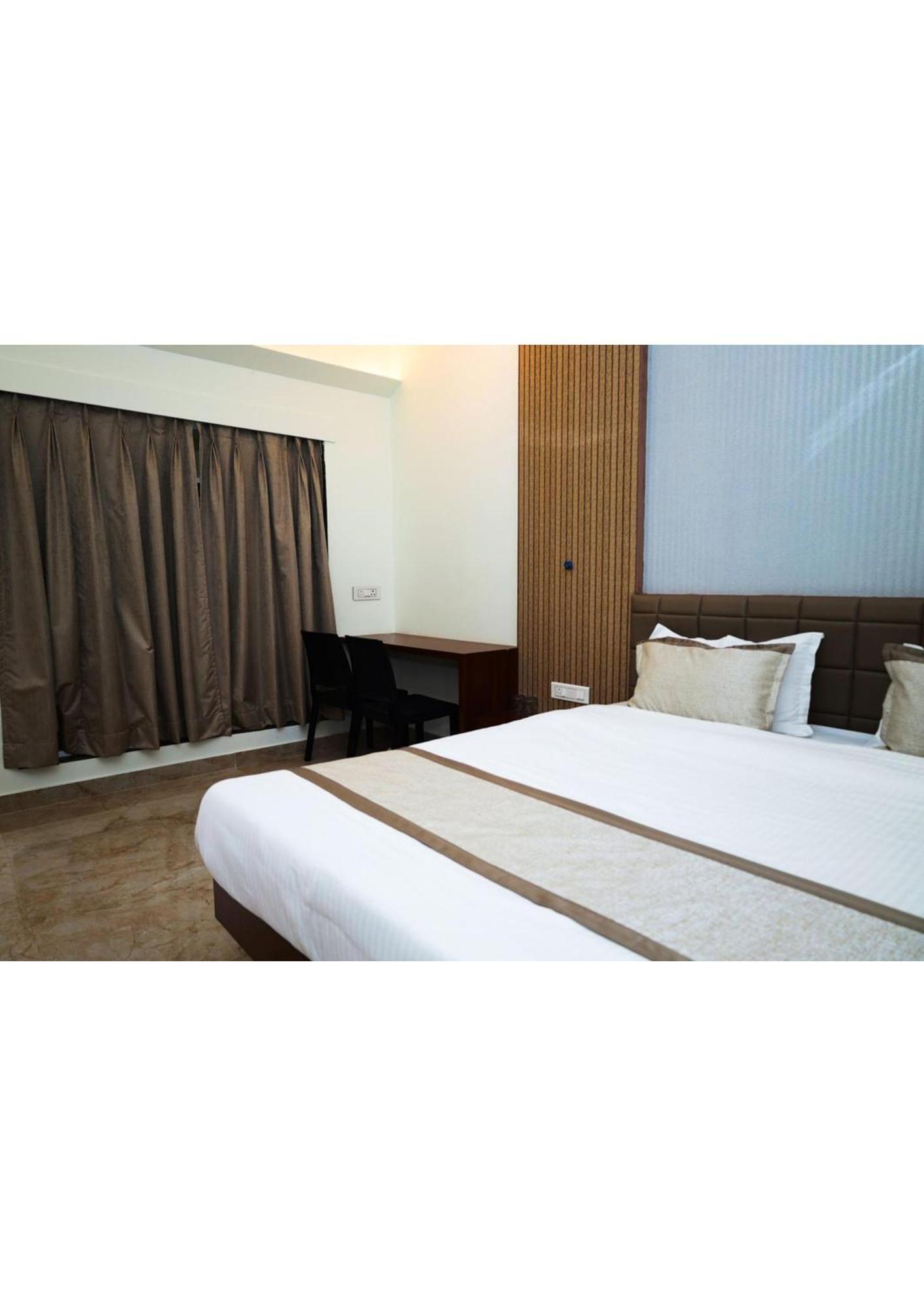 Nisarg Resort Guhāgar 外观 照片
