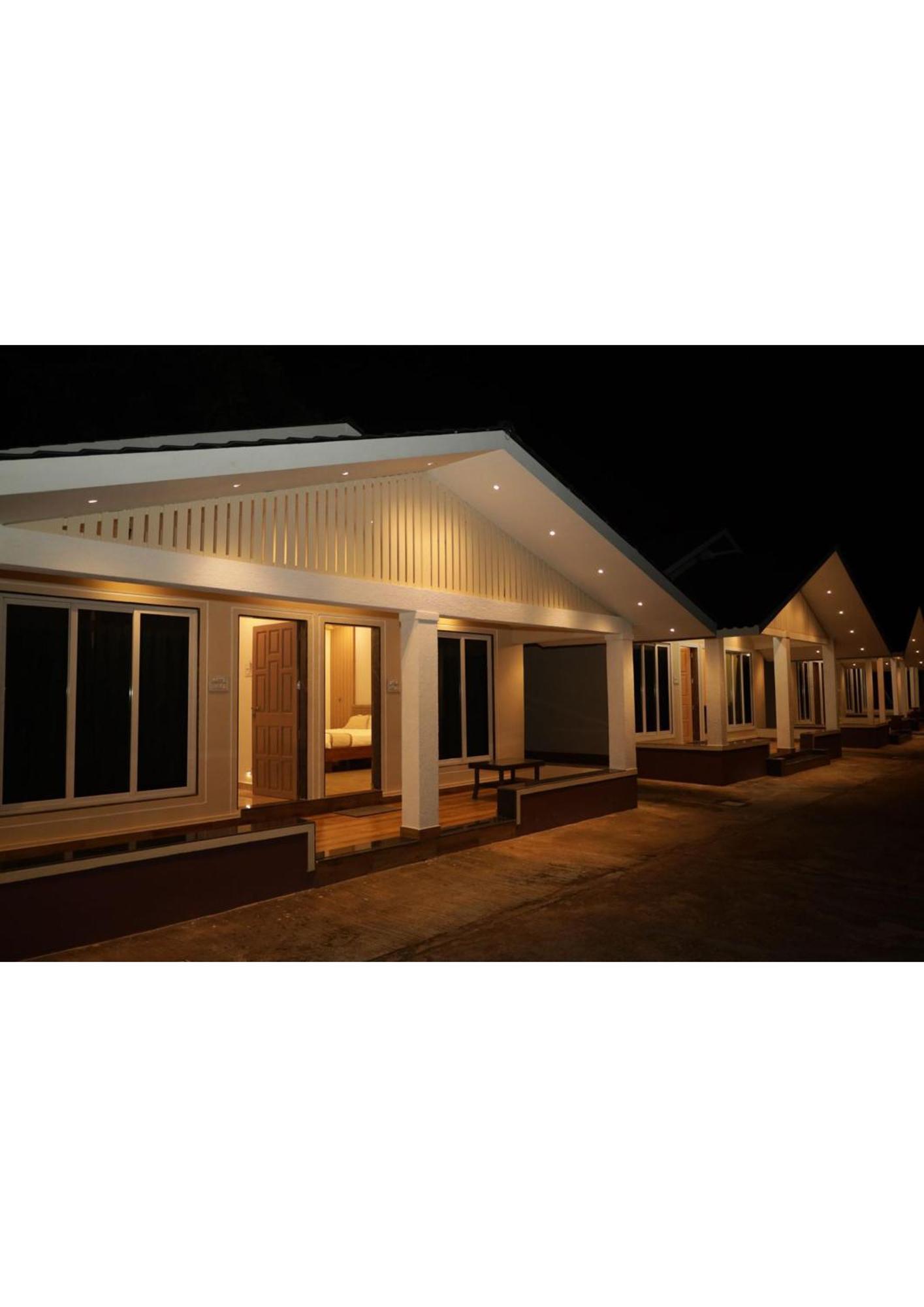 Nisarg Resort Guhāgar 外观 照片