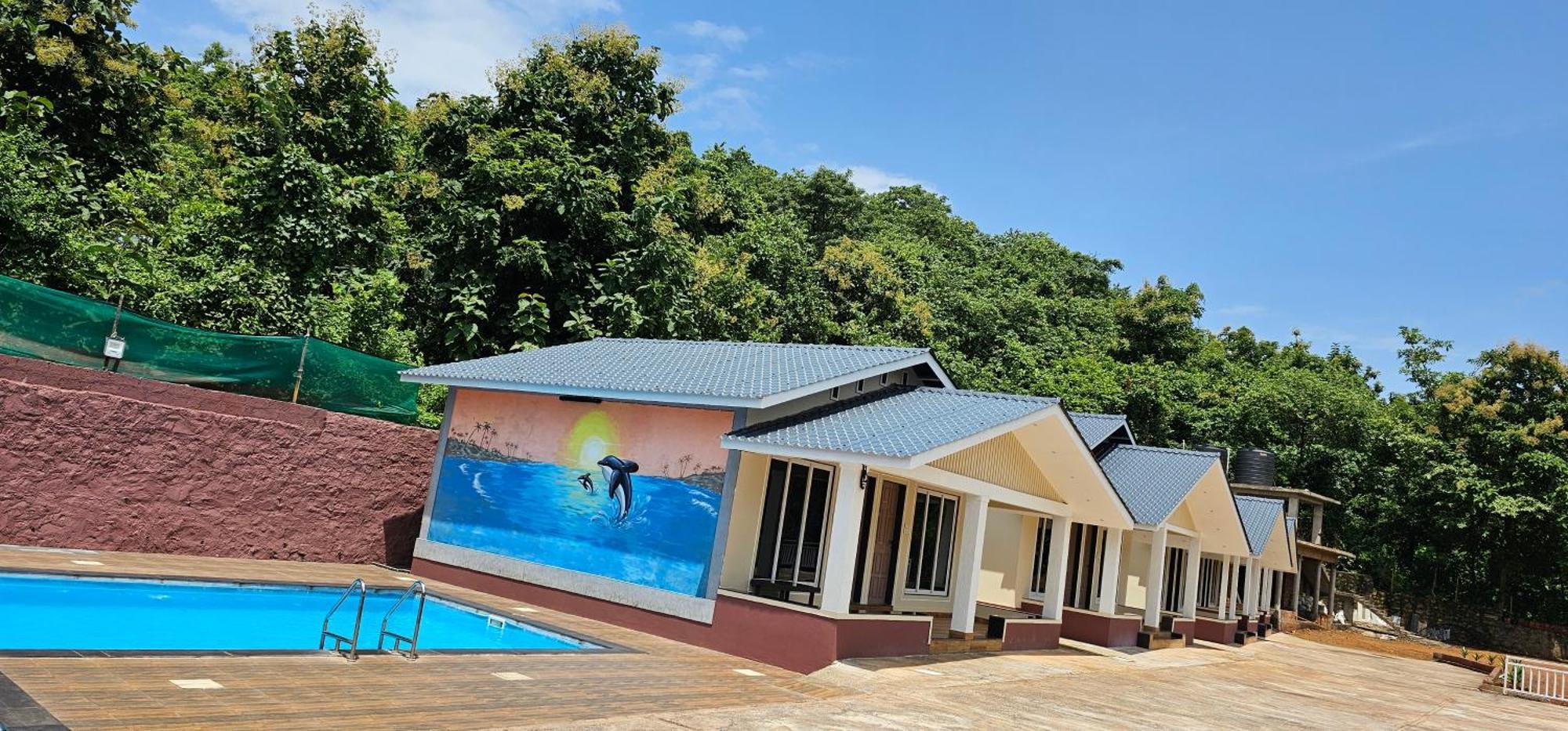 Nisarg Resort Guhāgar 外观 照片