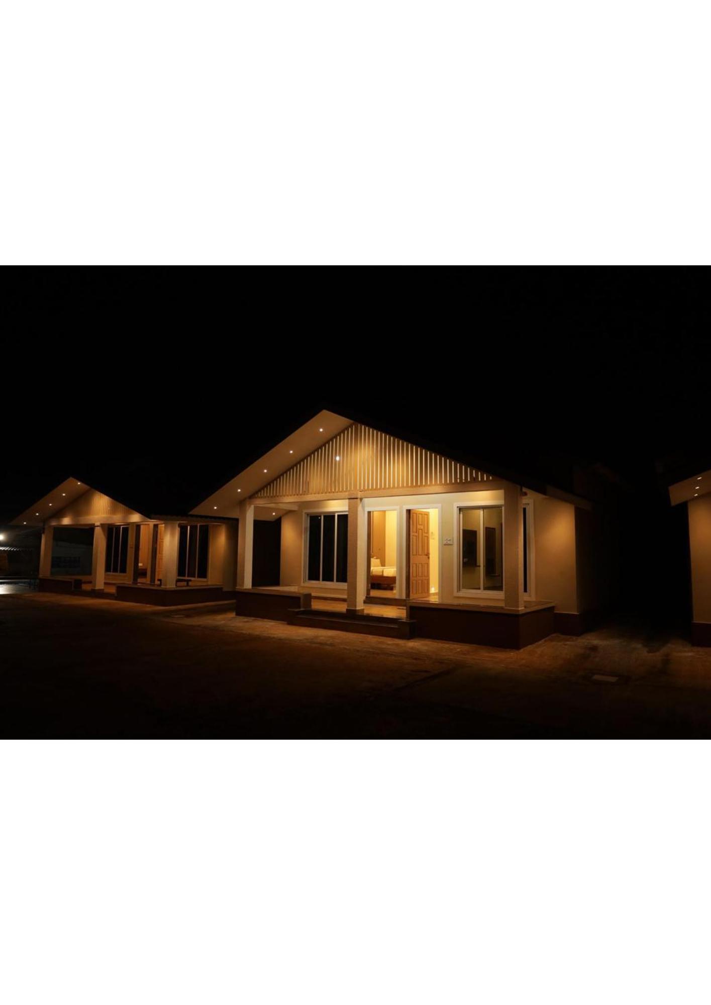 Nisarg Resort Guhāgar 外观 照片