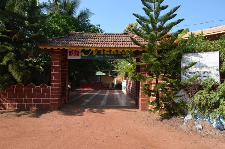 Nisarg Resort Guhāgar 外观 照片