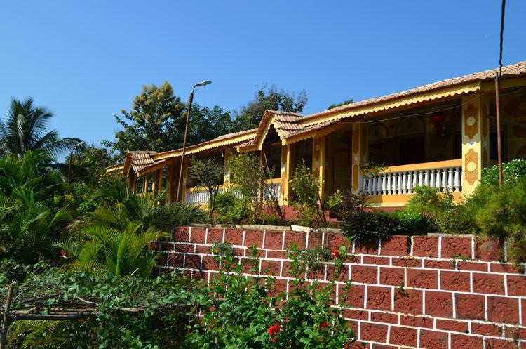 Nisarg Resort Guhāgar 外观 照片